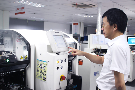 寶安日報(bào)報(bào)道：悟空體育公司顧偉 三十載初心不改 深耕LED顯示屏研發(fā)